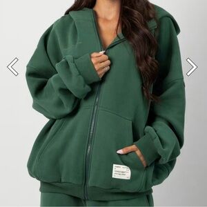Comfort- Oversized Forest Green Zip-Up Hoodie